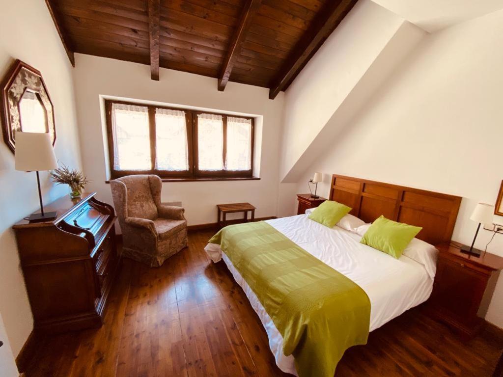 Apartamentos Linsoles 에리스테 외부 사진