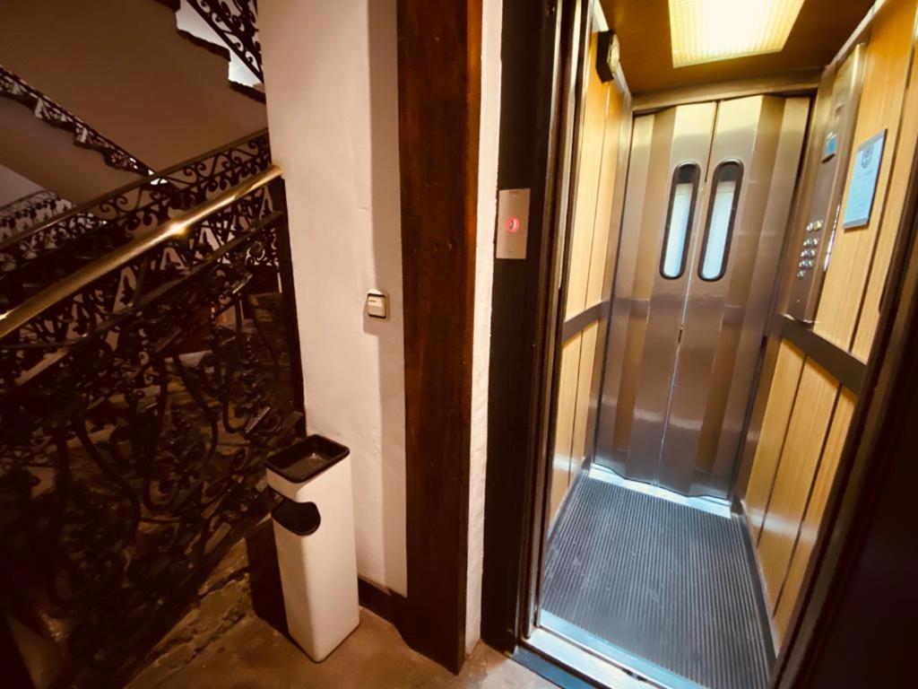 Apartamentos Linsoles 에리스테 외부 사진