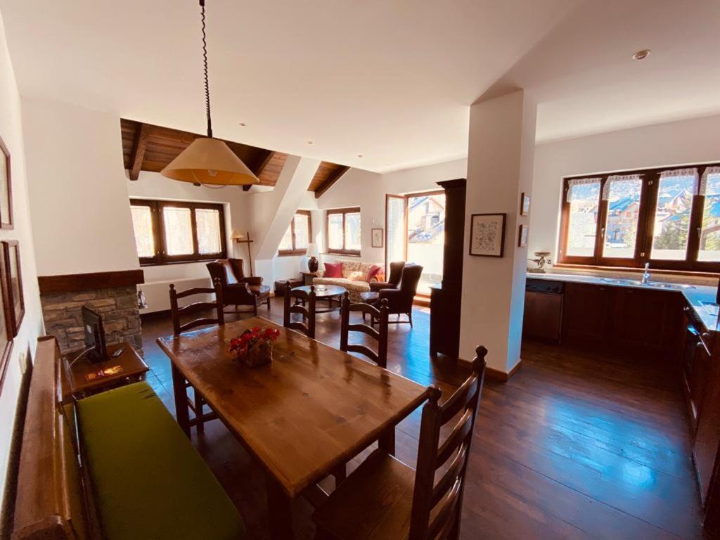Apartamentos Linsoles 에리스테 외부 사진