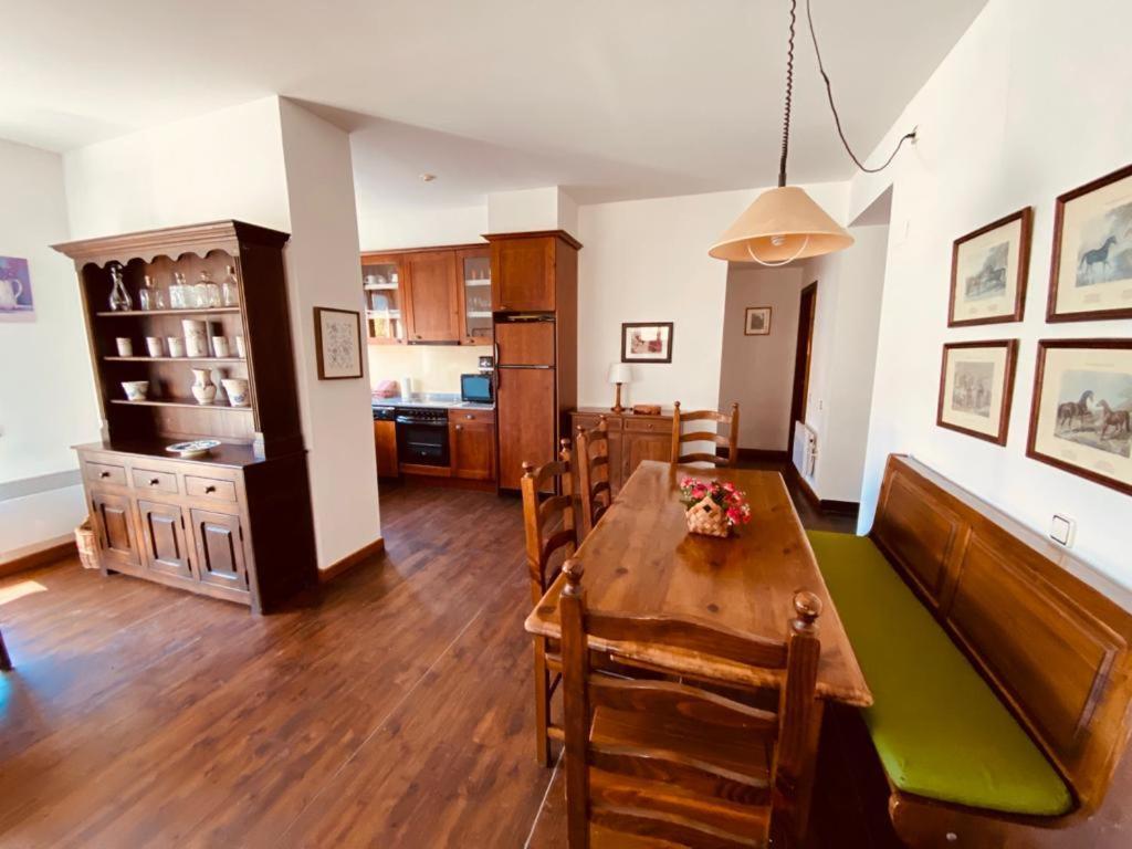 Apartamentos Linsoles 에리스테 외부 사진